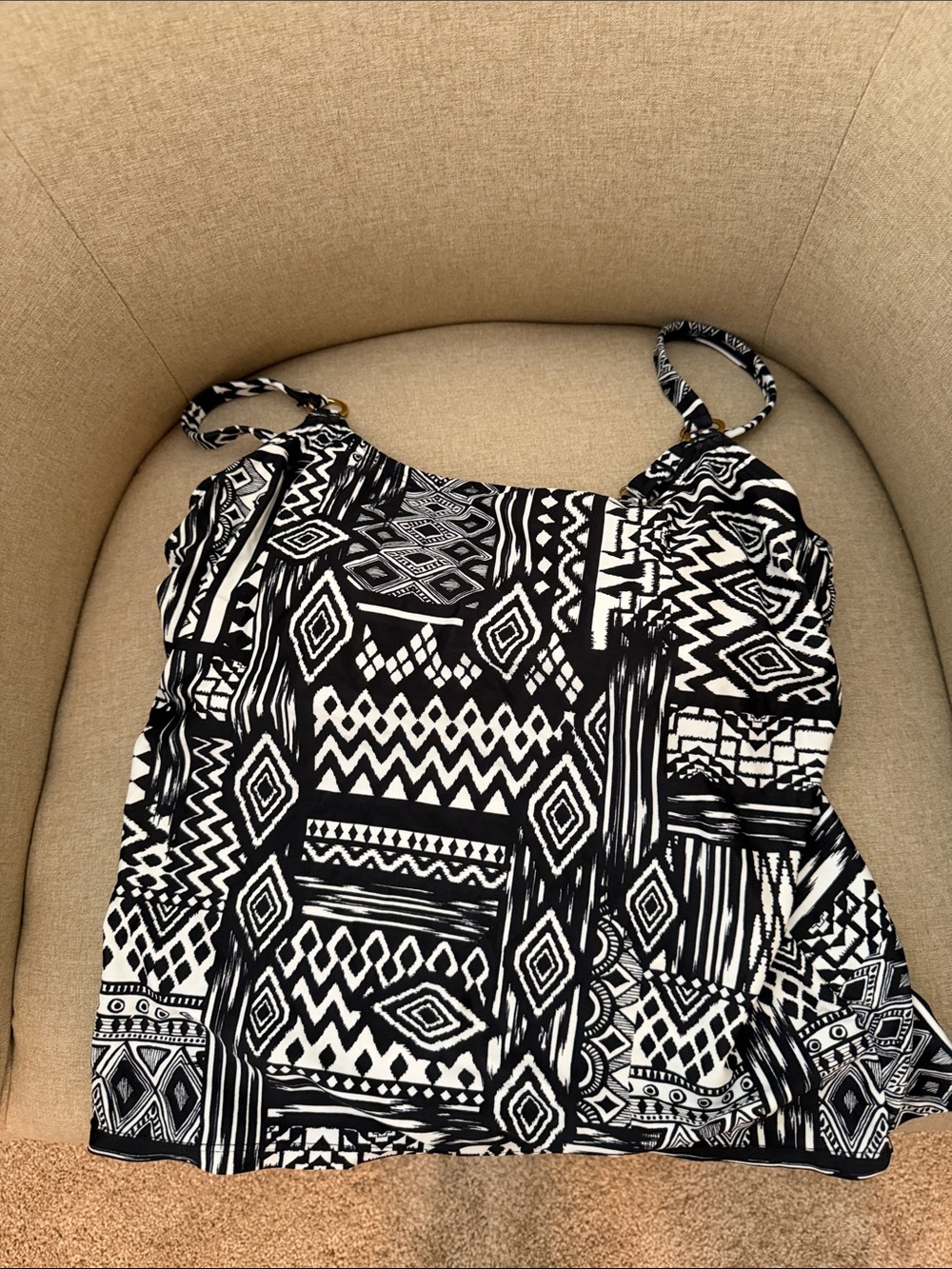 Island Escape Black and White Geometric Tankini Top